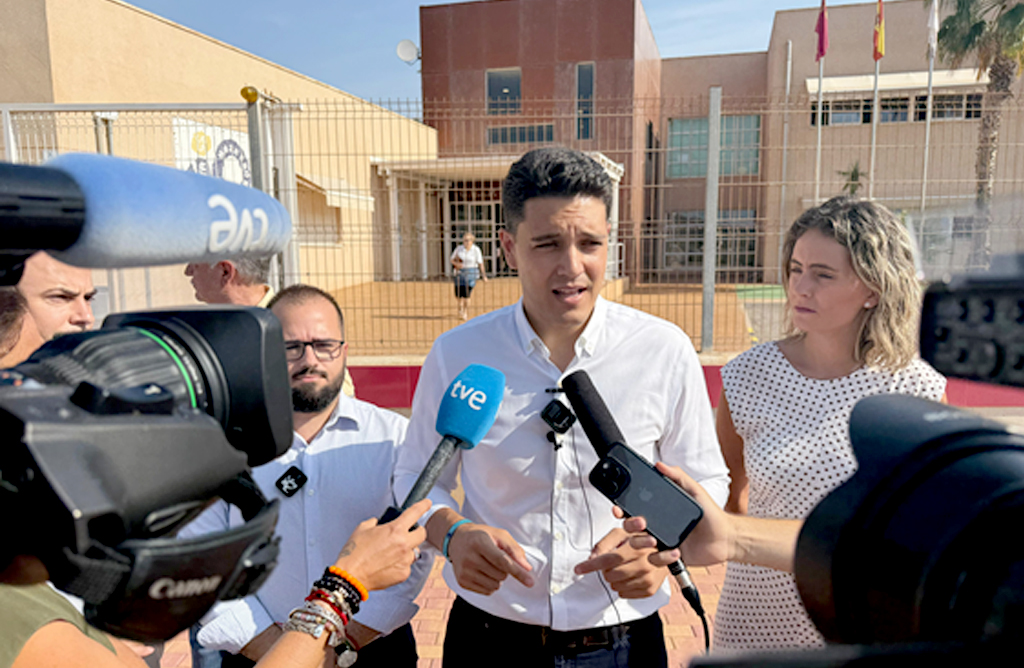 El PSOE exige medidas urgentes e inmediatas al Gobierno regional ante las altas temperaturas en las aulas